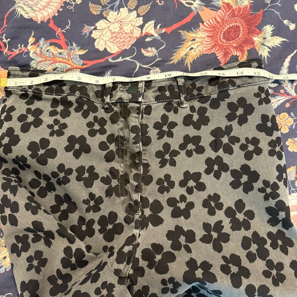 Kitri Faith Floral Print Trouser Jeans in Grey/ Black Wide Leg Cuffed size 10 - Picture 9 of 11